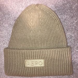 Tonal logo beanie